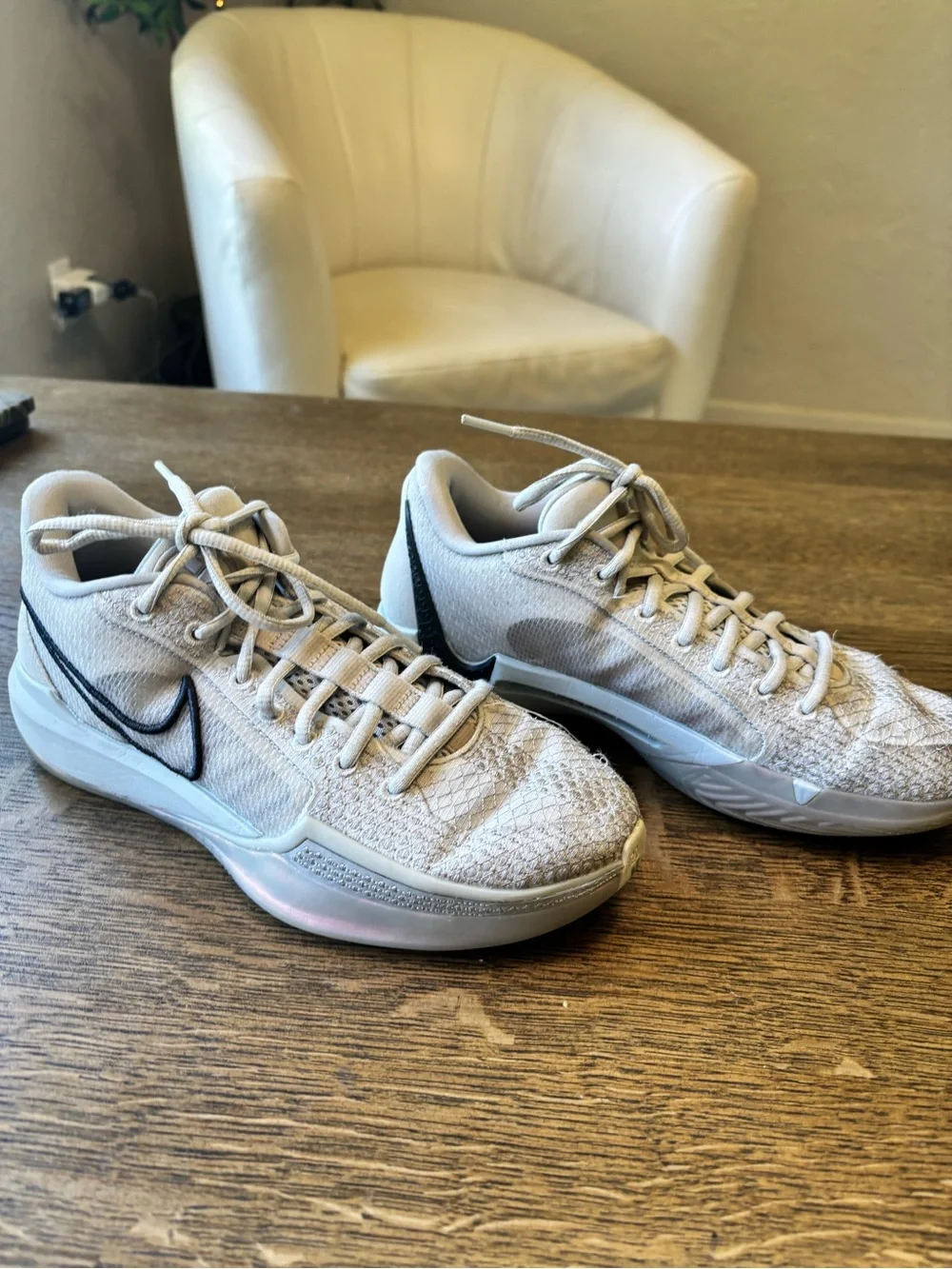 Nike React Hyperset 2 Volleyball Shoes Women’s 7 Beige Volleyball Court Sneakers